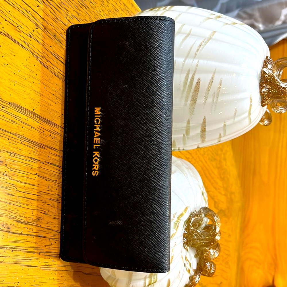 MK billfold wallet